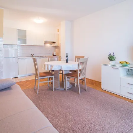 Apartment Ana S