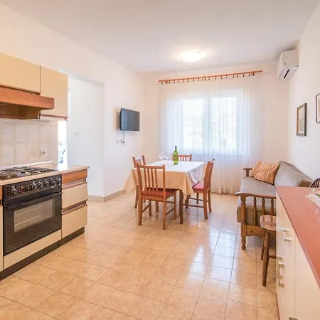 Apartment Ana S